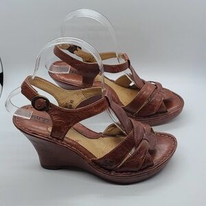 Born wedges leather size 8 lightly used
